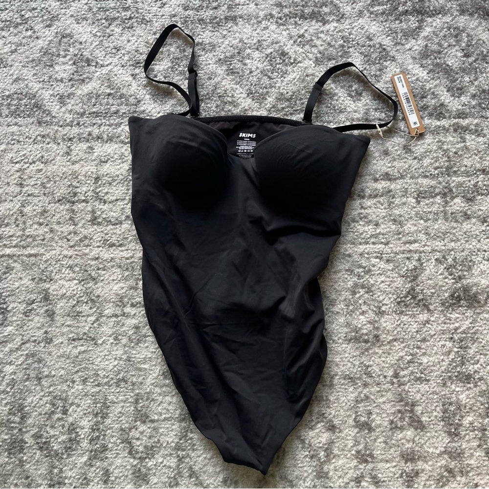 NWT Skims Contour Lift Thong Bodysuit Onyx